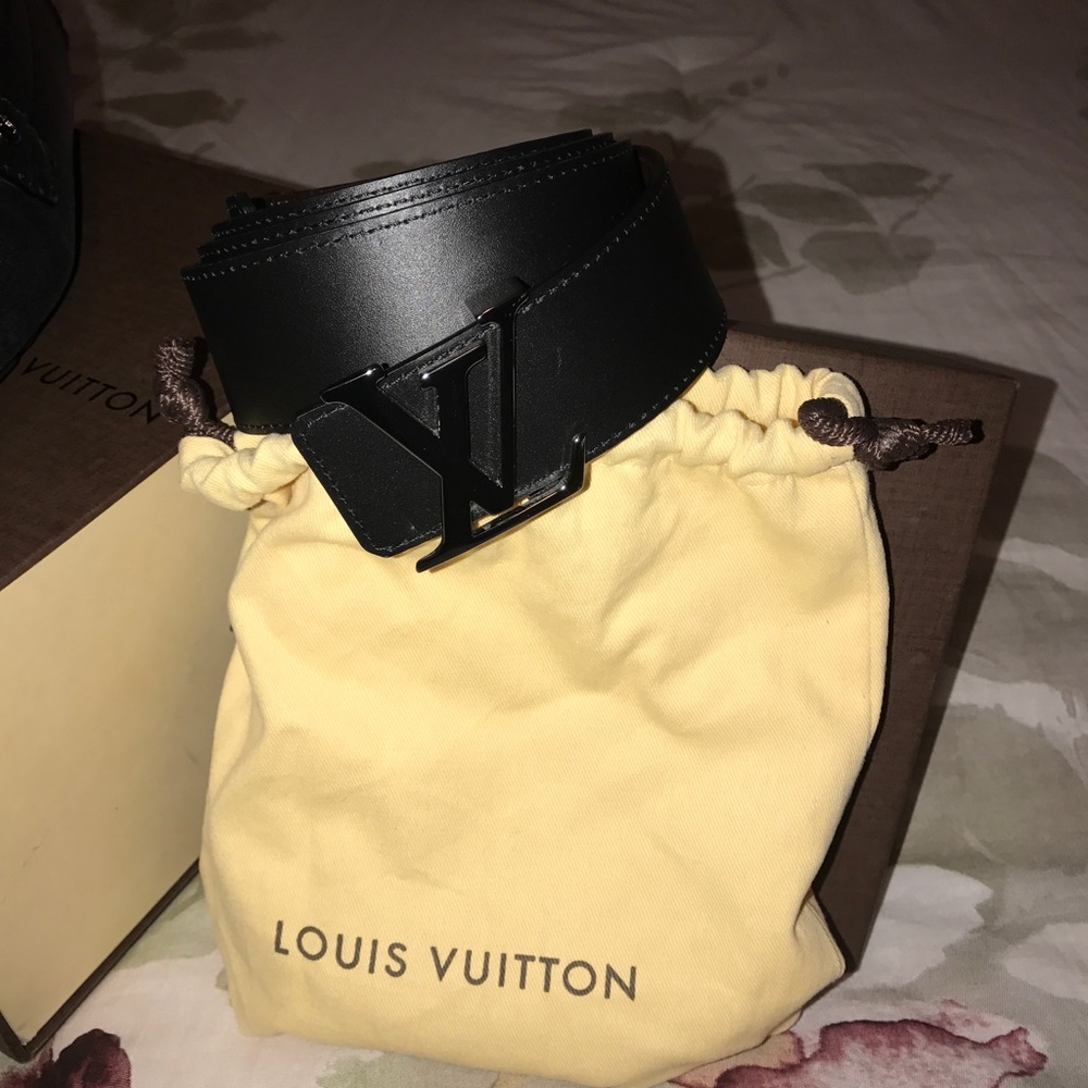 Louis Vuitton reversible belt